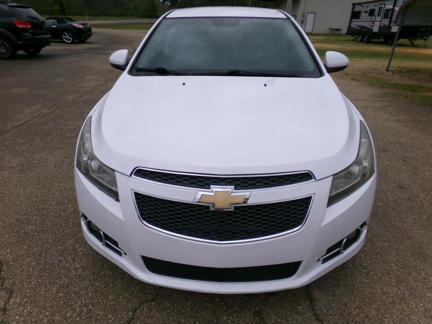 2014 White /Gray Chevrolet Cruze SE (1G1PC5SB0E7) with an 1.4L Turbo engine, automatic transmission, located at 401 First NE, Bearden, AR, 71720, (870) 687-3414, 33.726528, -92.611519 - Photo#16